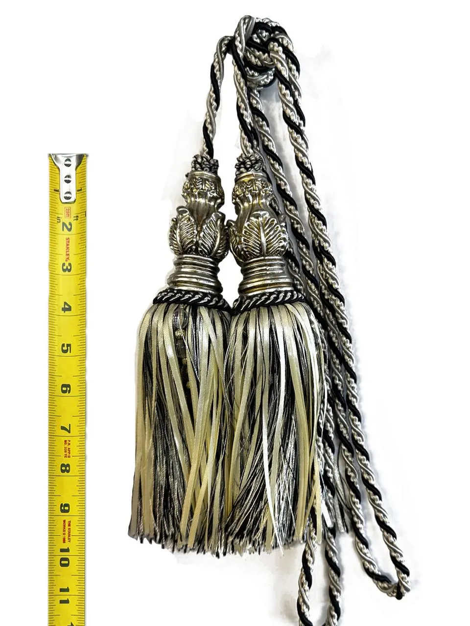 Double tassel crv