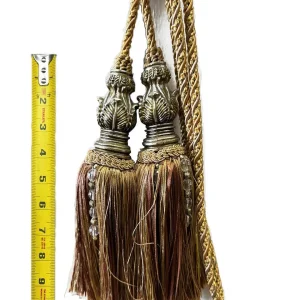 Double tassel crv